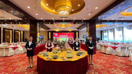 高效接待展酒店風(fēng)采 優(yōu)質(zhì)服務(wù)贏(yíng)政協(xié)贊譽(yù)