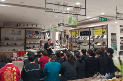 季度考核檢驗業(yè)務(wù)技能 淬煉本領(lǐng)筑牢金威品牌