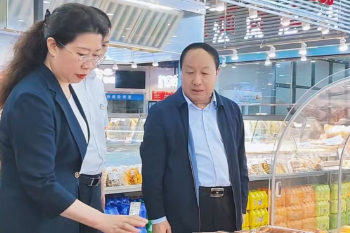 石董慰問(wèn)  鼓舞士氣潤人心；齊心協(xié)力  鼓足干勁創(chuàng  )業(yè)績(jì)