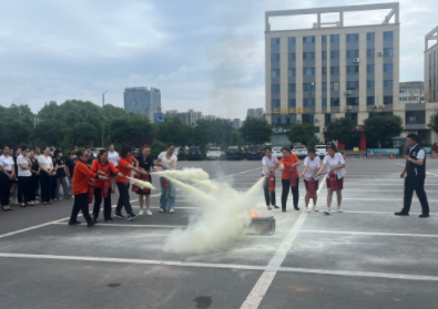 強化消防應急實(shí)操演練 共筑購物廣場(chǎng)營(yíng)運安全